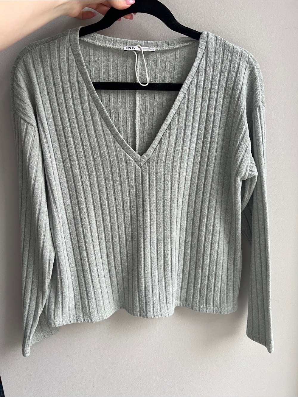 Zara Ribbed V-Neck Sweater - Picture 4 of 4